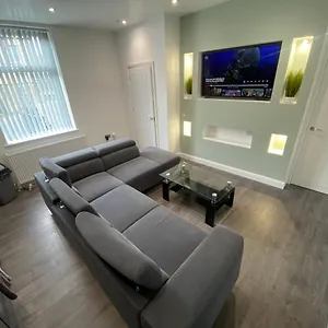 Entire Luxury House Elland